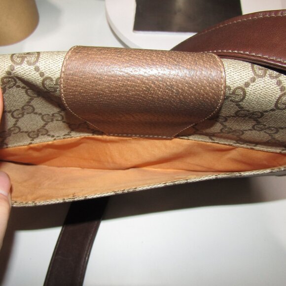 Gucci Brown Monogram Shoulder Bag - Picture 4 of 15